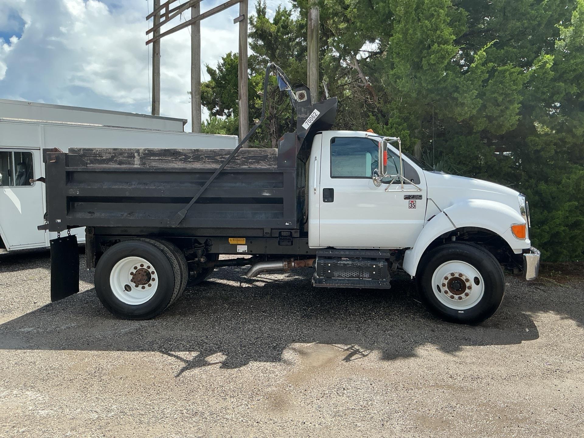 2015 Ford F750