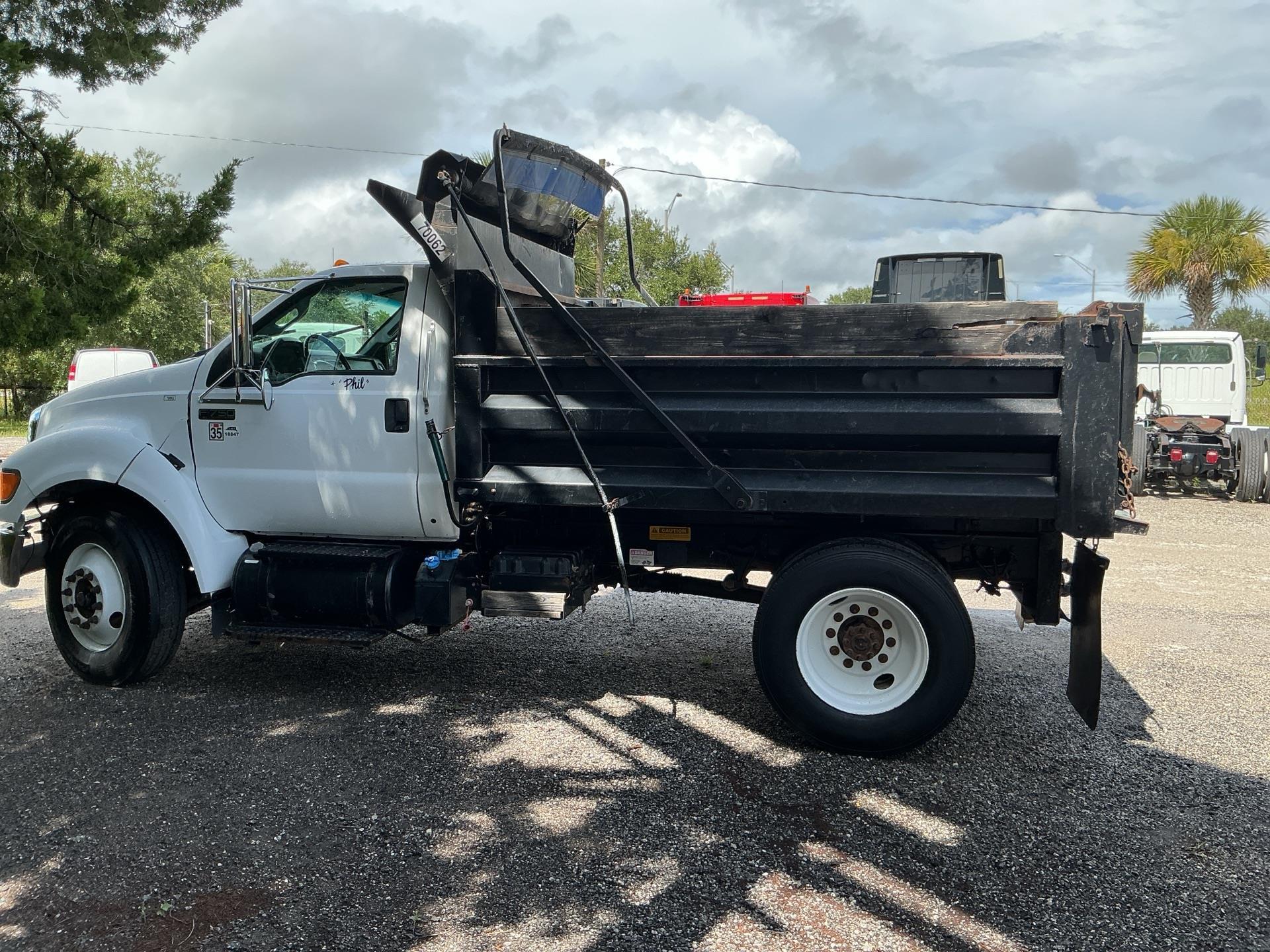 2015 Ford F750