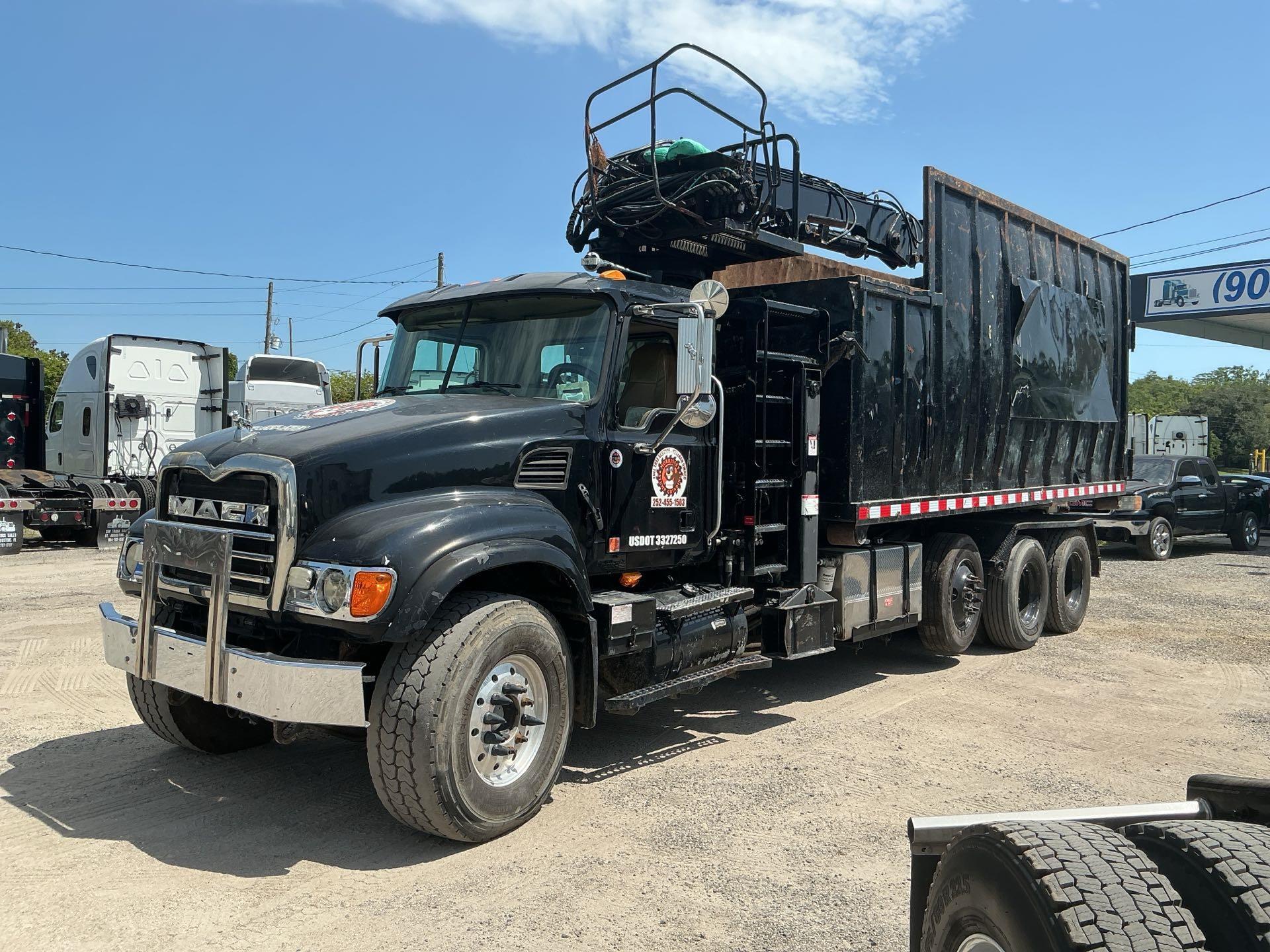 Photo of 2005 Mack GU713
