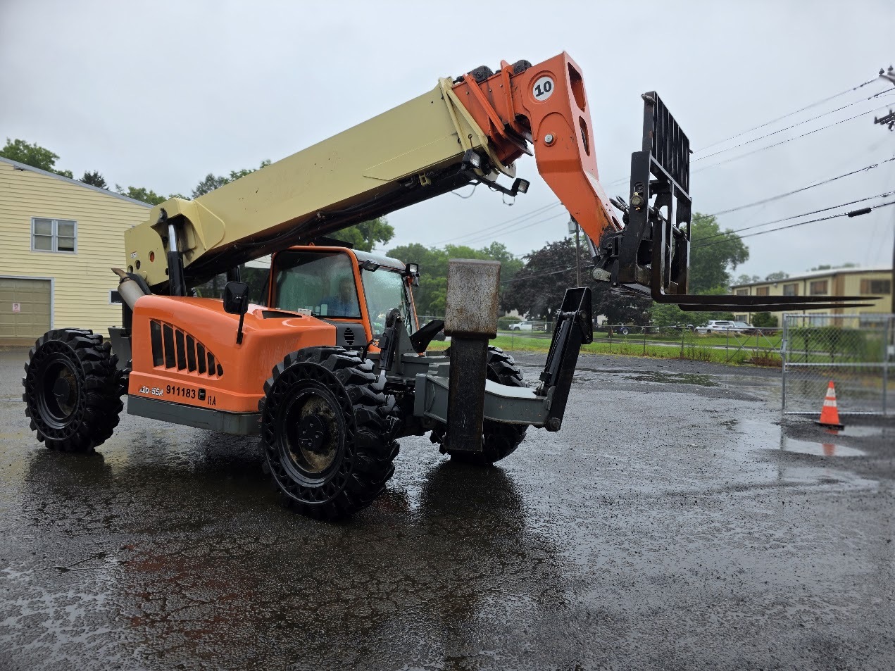 2012 JLG G10-55A