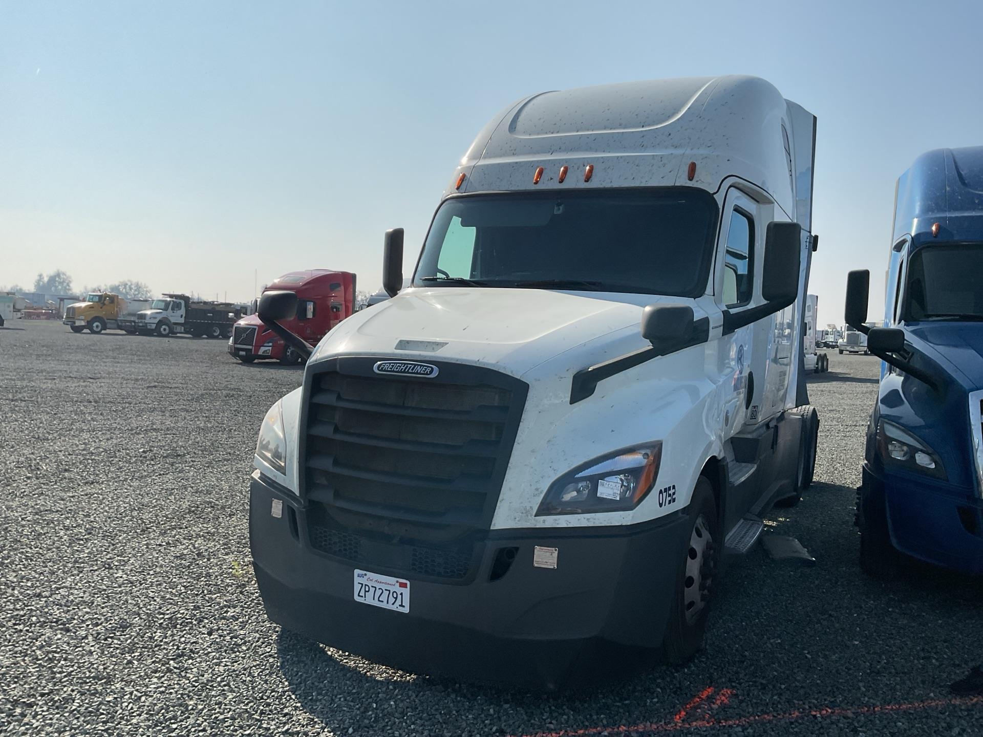 2020 Freightliner Cascadia 126