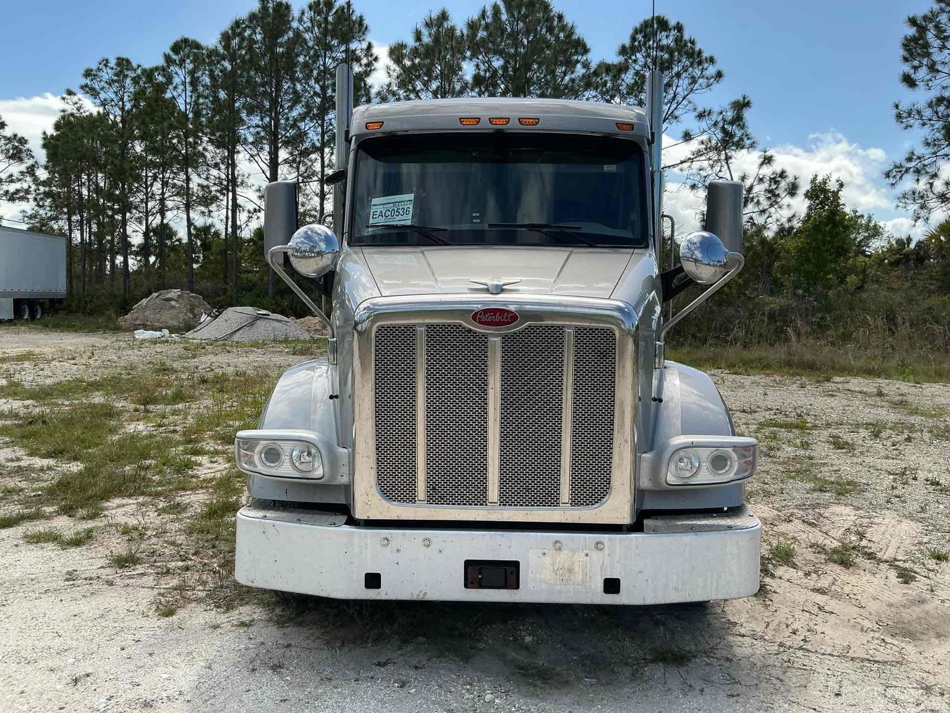 2021 Peterbilt 567