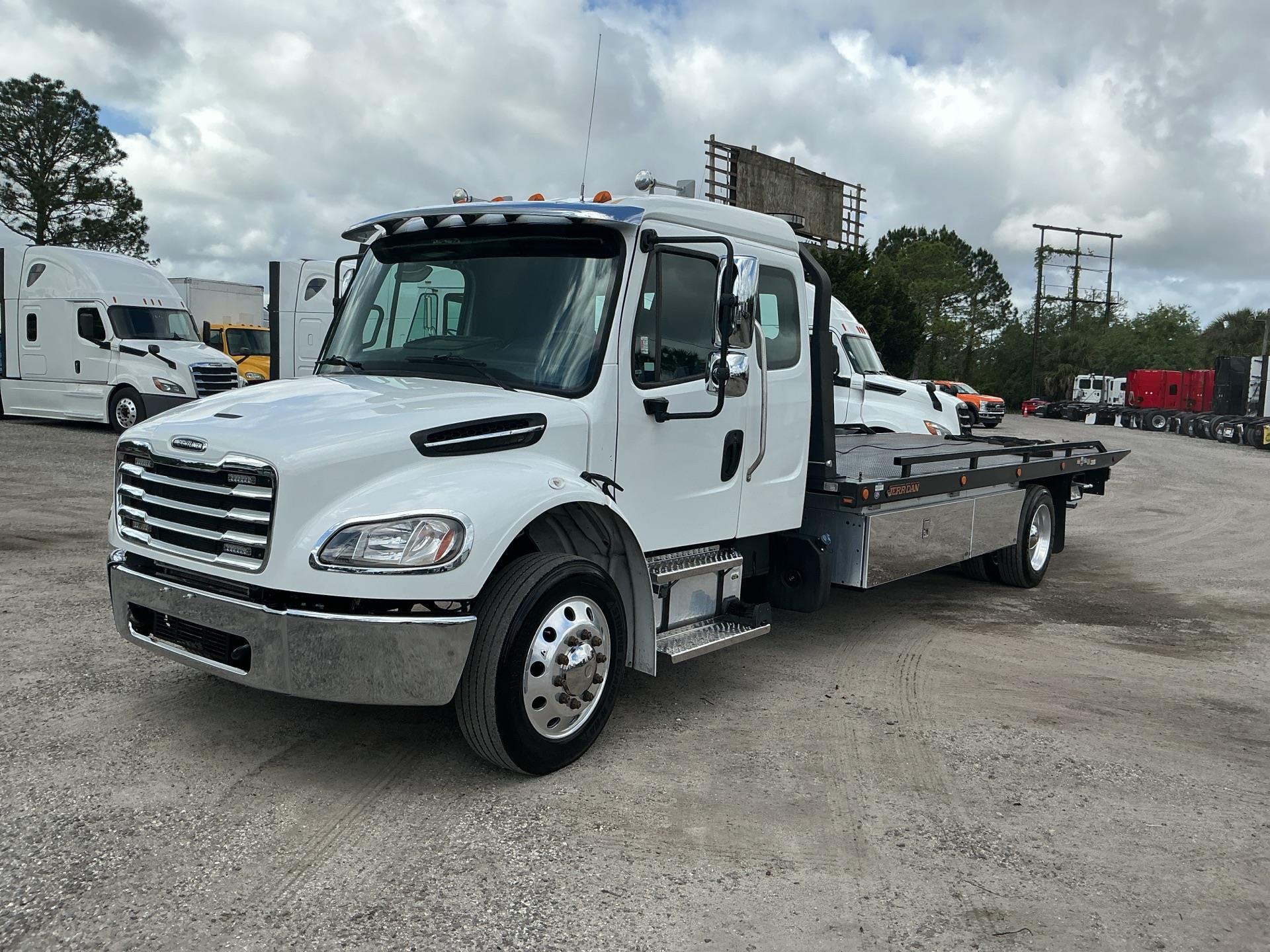 2024 Freightliner BUSINESS CLASS M2 106
