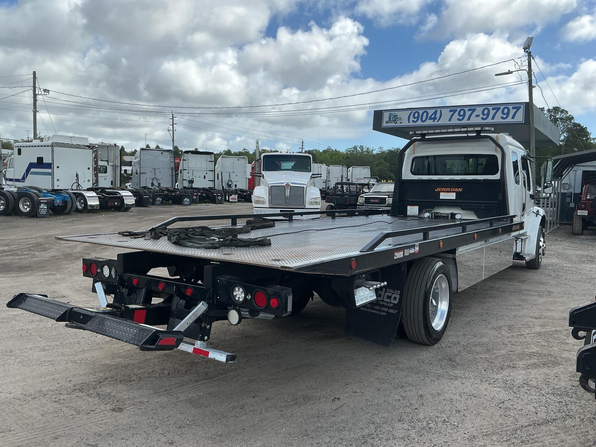 2024 Freightliner BUSINESS CLASS M2 106