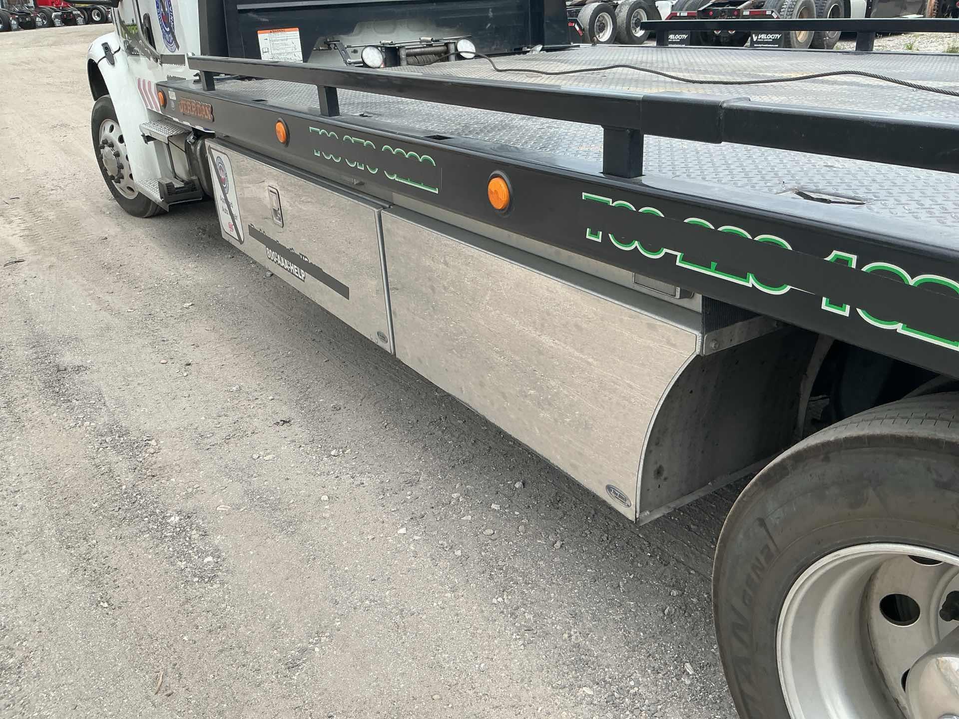 2024 Freightliner BUSINESS CLASS M2 106