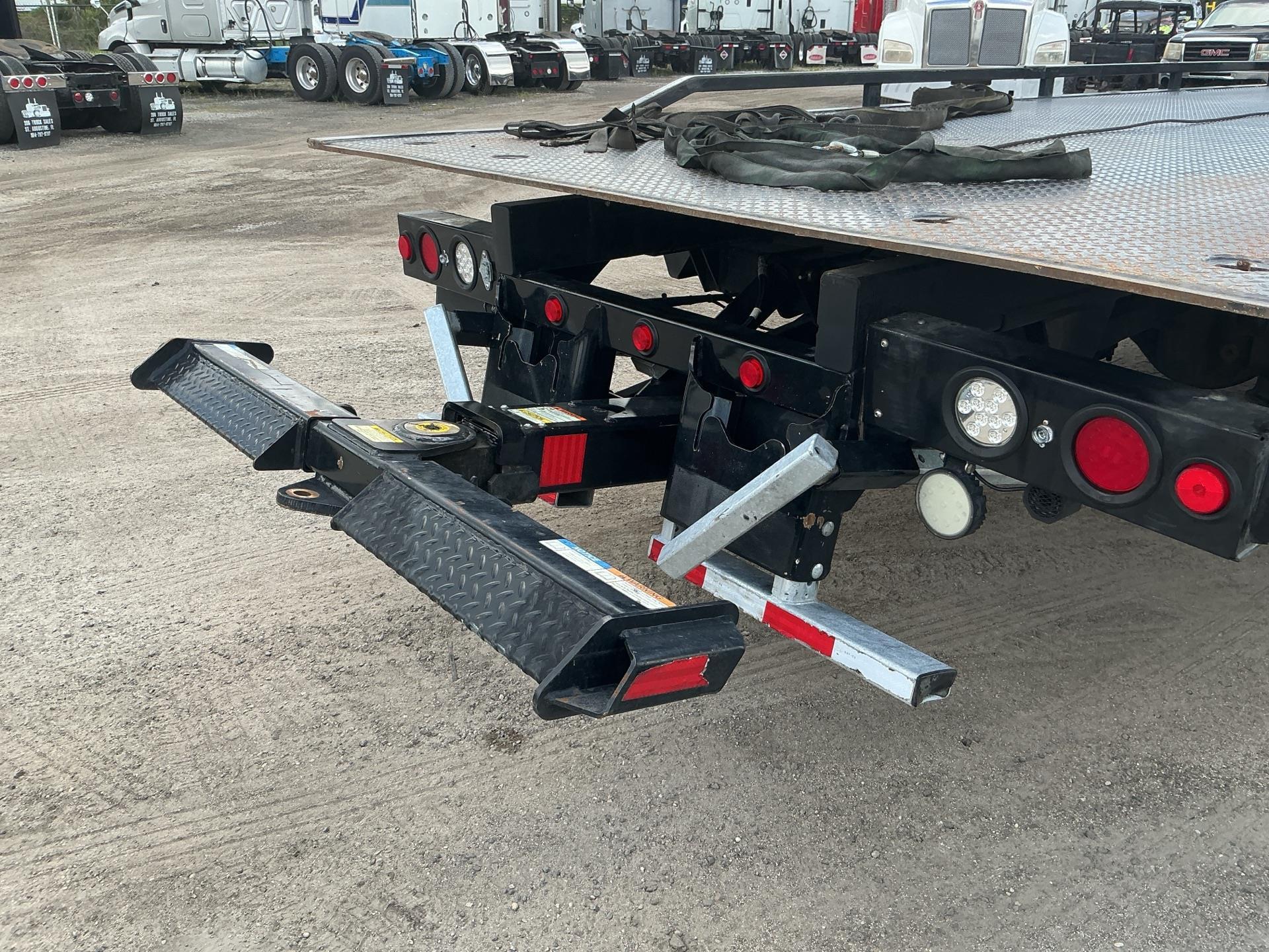 2024 Freightliner BUSINESS CLASS M2 106