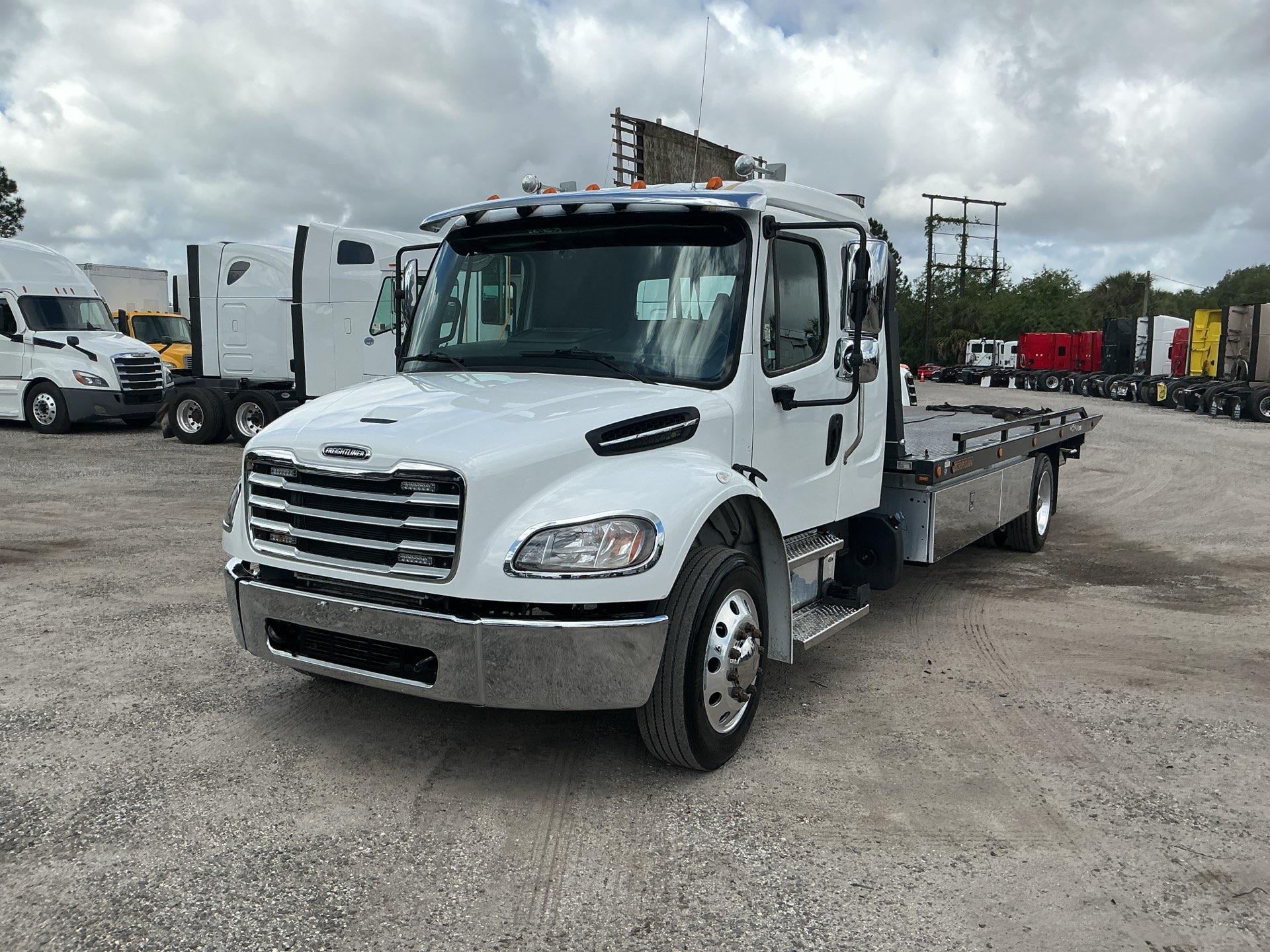 2024 Freightliner BUSINESS CLASS M2 106