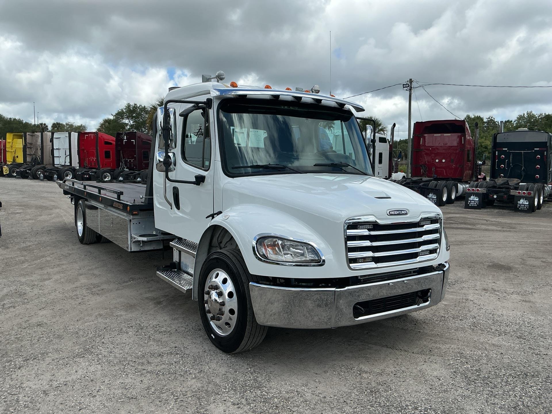 2024 Freightliner BUSINESS CLASS M2 106
