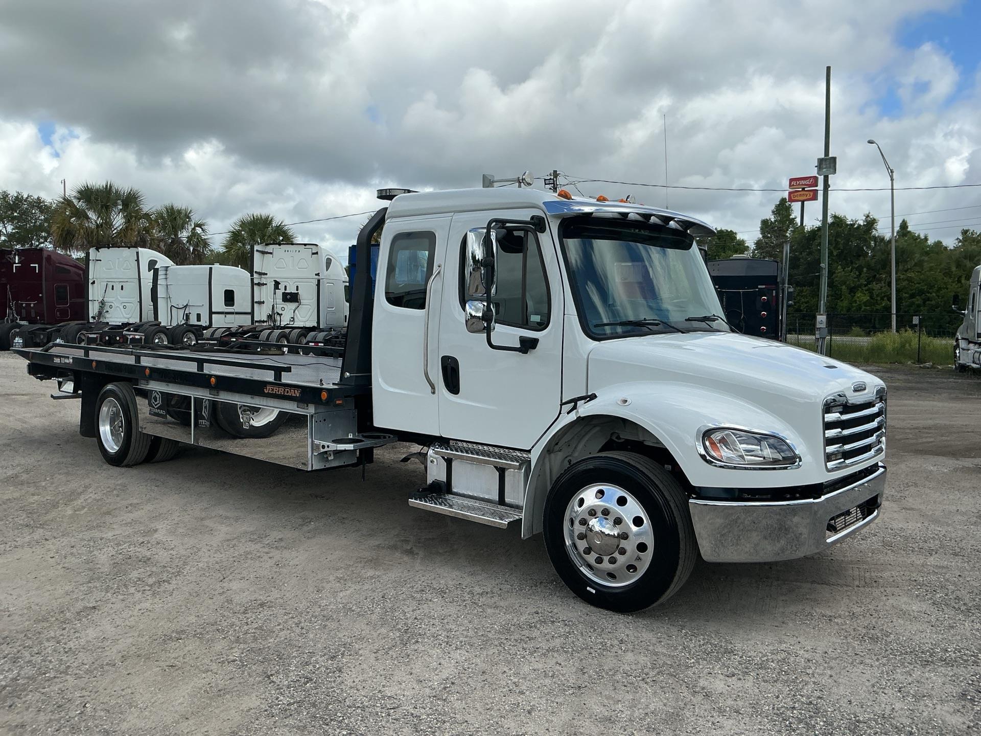 2024 Freightliner BUSINESS CLASS M2 106