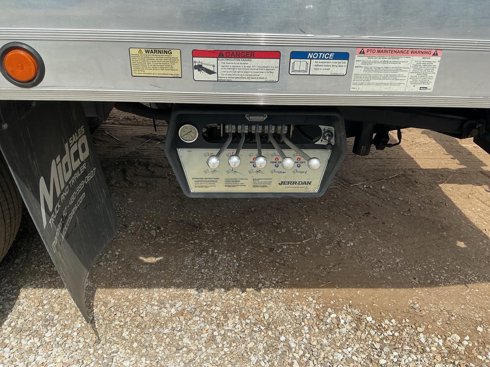 2023 Freightliner BUSINESS CLASS M2 106