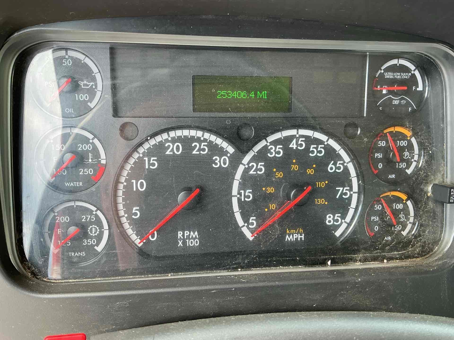 2023 Freightliner BUSINESS CLASS M2 106