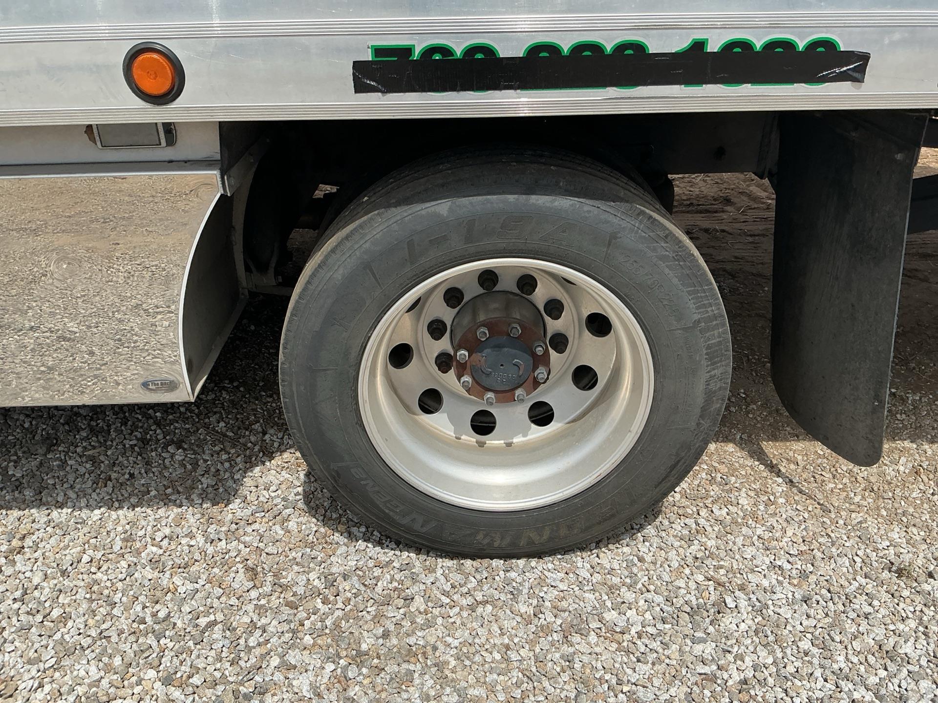 2023 Freightliner BUSINESS CLASS M2 106