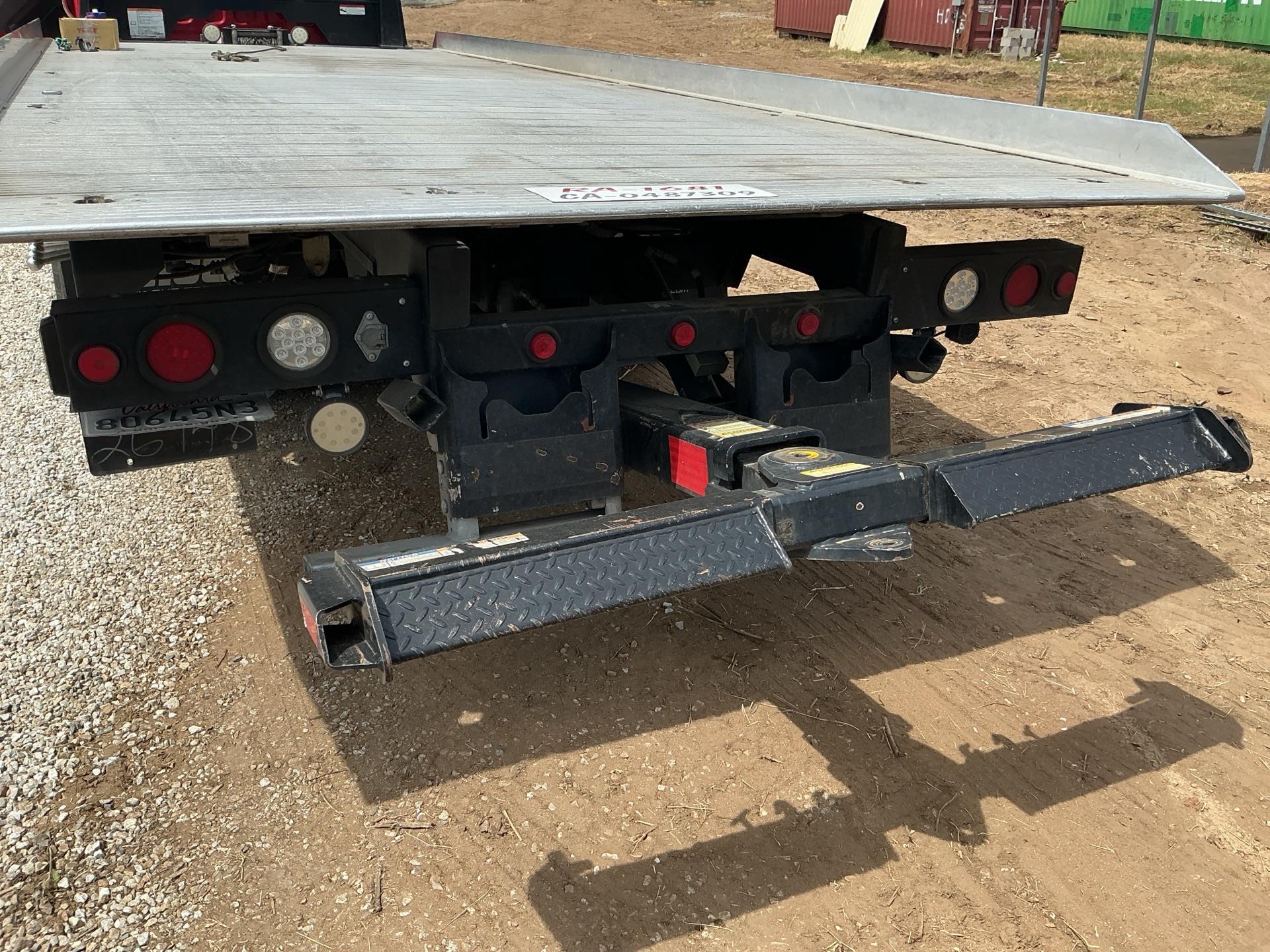 2023 Freightliner BUSINESS CLASS M2 106