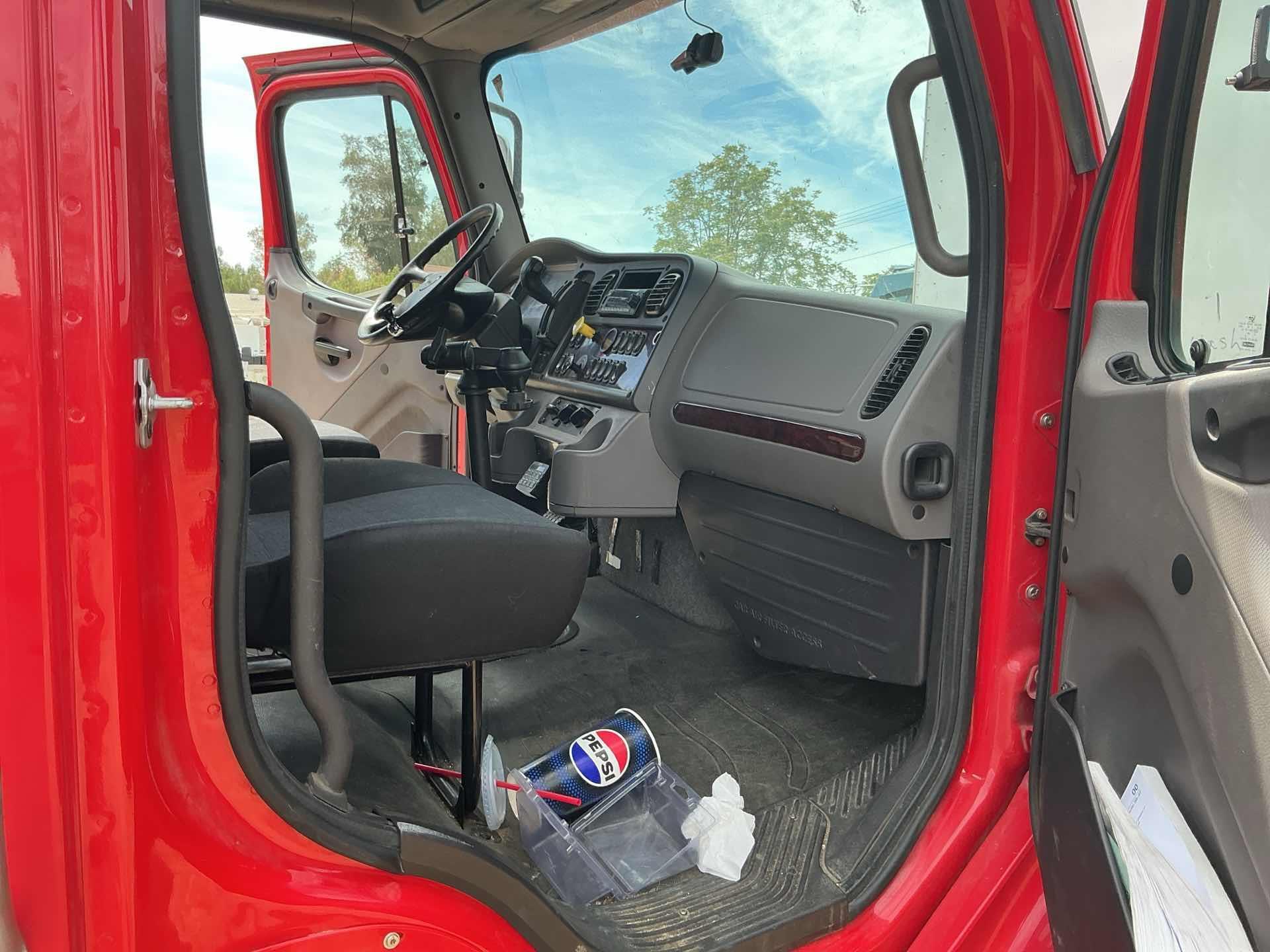 2023 Freightliner BUSINESS CLASS M2 106