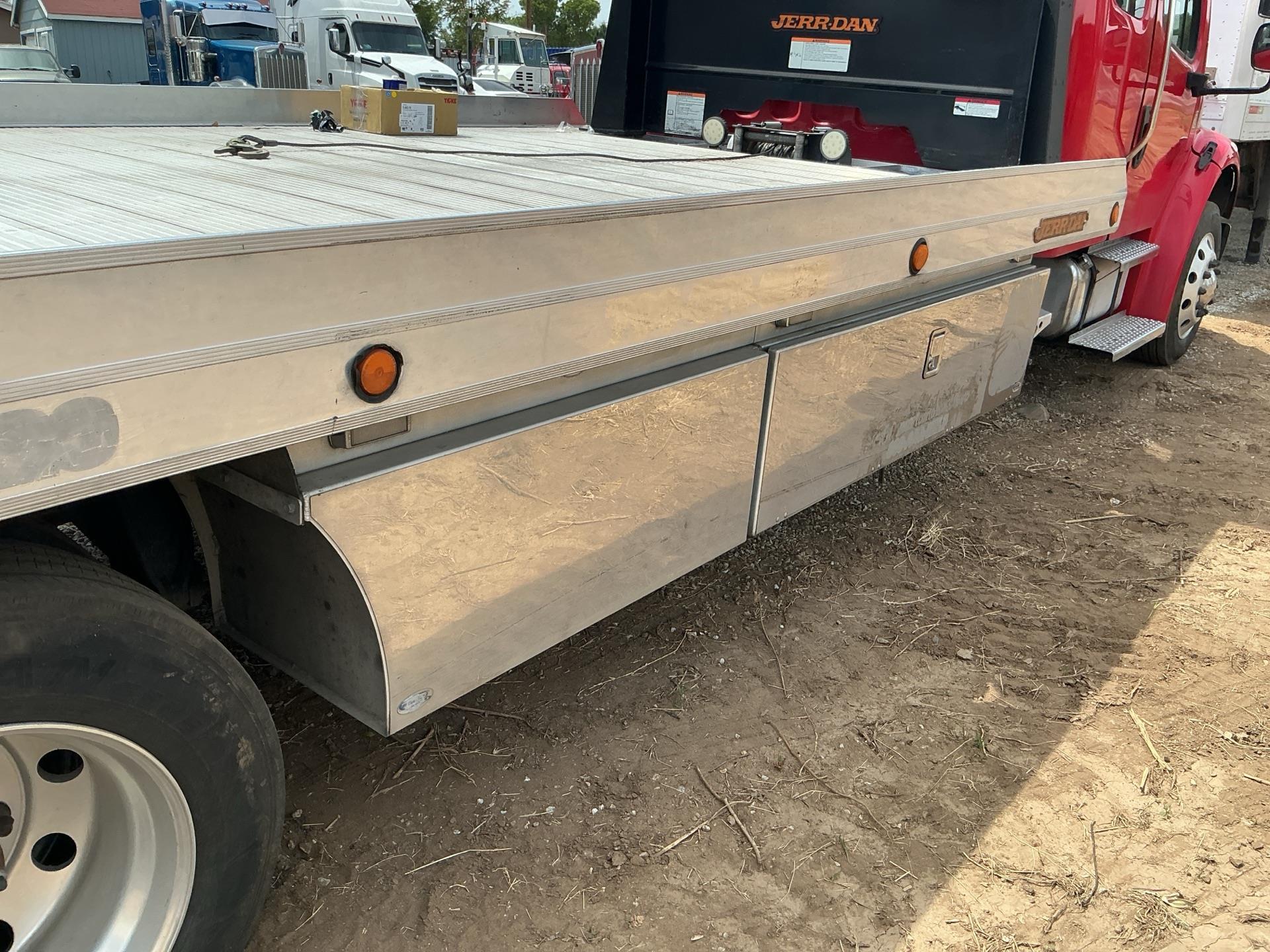 2023 Freightliner BUSINESS CLASS M2 106