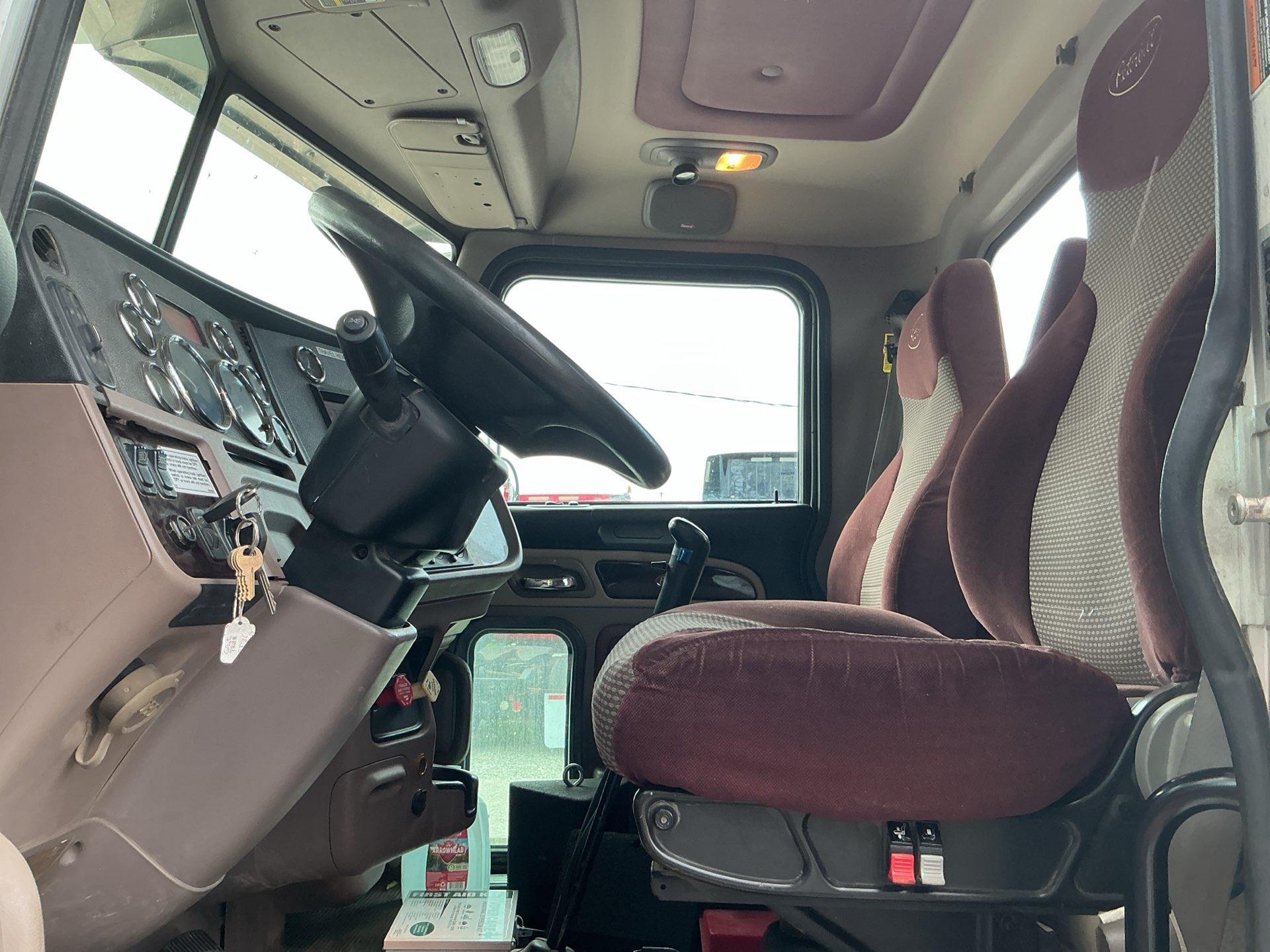 2014 Peterbilt 365