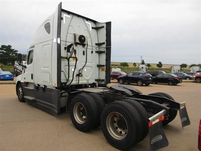 2023 Freightliner CASCADIA 126