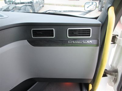 2023 Freightliner CASCADIA 126