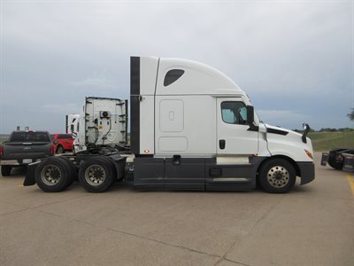 2023 Freightliner CASCADIA 126