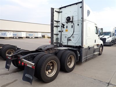 2022 Freightliner Cascadia 126