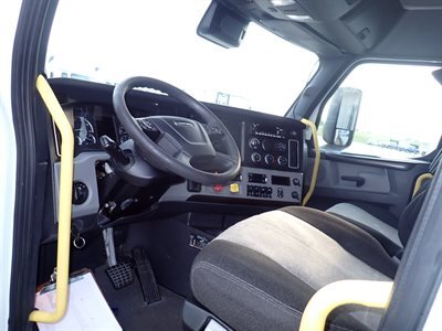 2022 Freightliner Cascadia 126