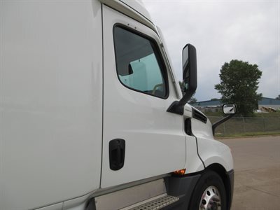 2023 Freightliner Cascadia
