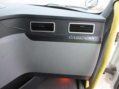 2023 Freightliner Cascadia