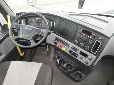 2023 Freightliner Cascadia 126