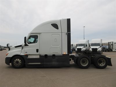 2023 Freightliner Cascadia 126