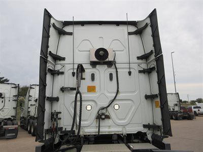 2023 Freightliner Cascadia 126