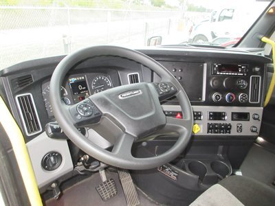 2023 Freightliner Cascadia 126
