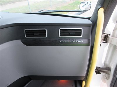 2023 Freightliner Cascadia