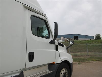 2023 Freightliner Cascadia