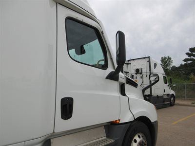 2023 Freightliner Cascadia 126