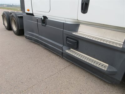 2023 Freightliner Cascadia 126