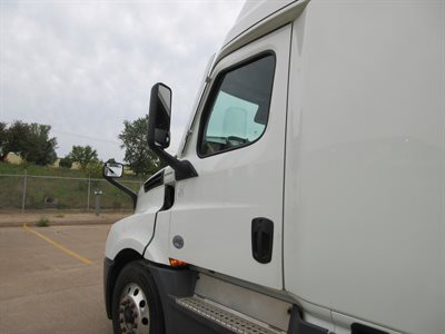 2023 Freightliner Cascadia 126