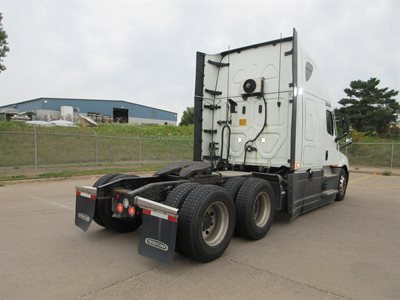 2023 Freightliner Cascadia 126