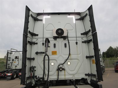 2023 Freightliner Cascadia 126