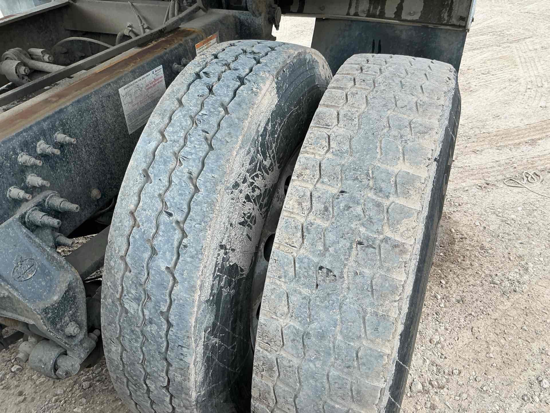 2014 Mack GU713