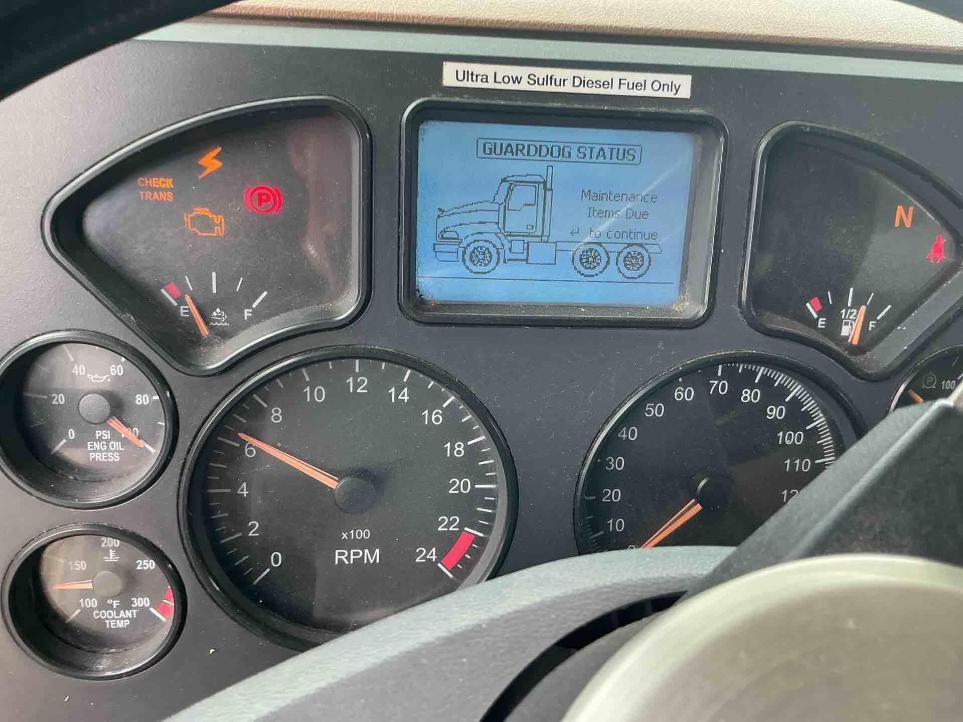 2014 Mack GU713