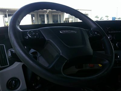 2022 Freightliner Cascadia 126