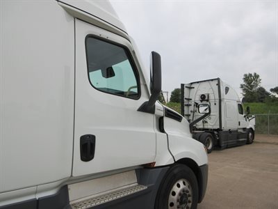 2023 Freightliner Cascadia
