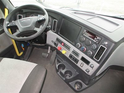 2023 Freightliner CASCADIA 126