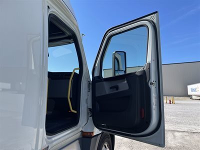 2022 Freightliner Cascadia 126