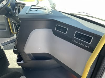 2022 Freightliner Cascadia 126