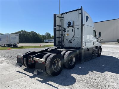 2022 Freightliner Cascadia 126