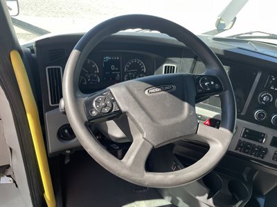 2022 Freightliner Cascadia 126