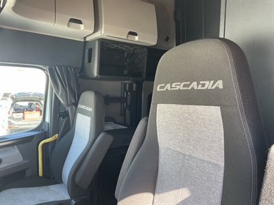 2022 Freightliner Cascadia 126