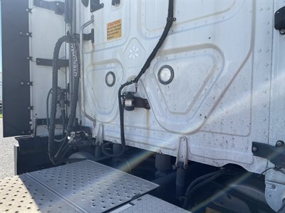 2022 Freightliner Cascadia 126