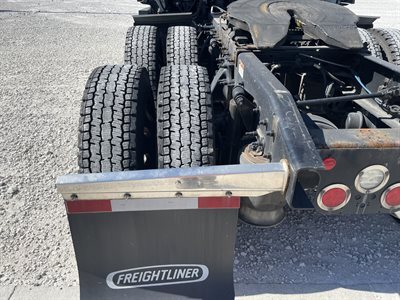 2022 Freightliner Cascadia 126